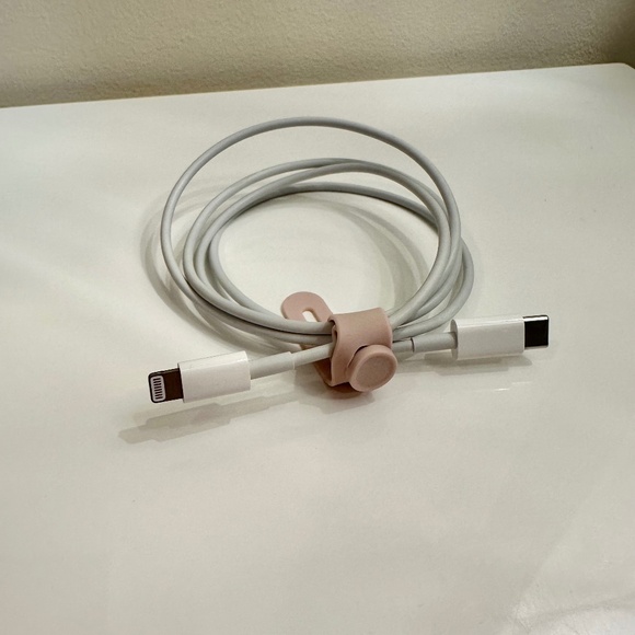 Apple IPhone USB Type C to Lightning Charging Cable - Picture 1 of 1